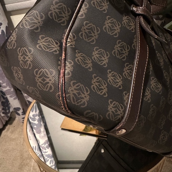 Loewe Anagram Shoulder Bag with COA & generic dustbag - Picture 11 of 16